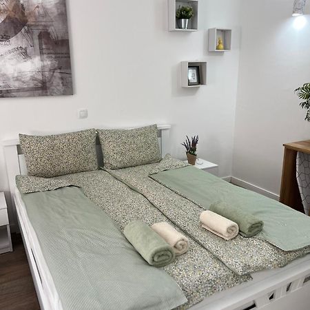 Guest House Lila Сомбор Экстерьер фото