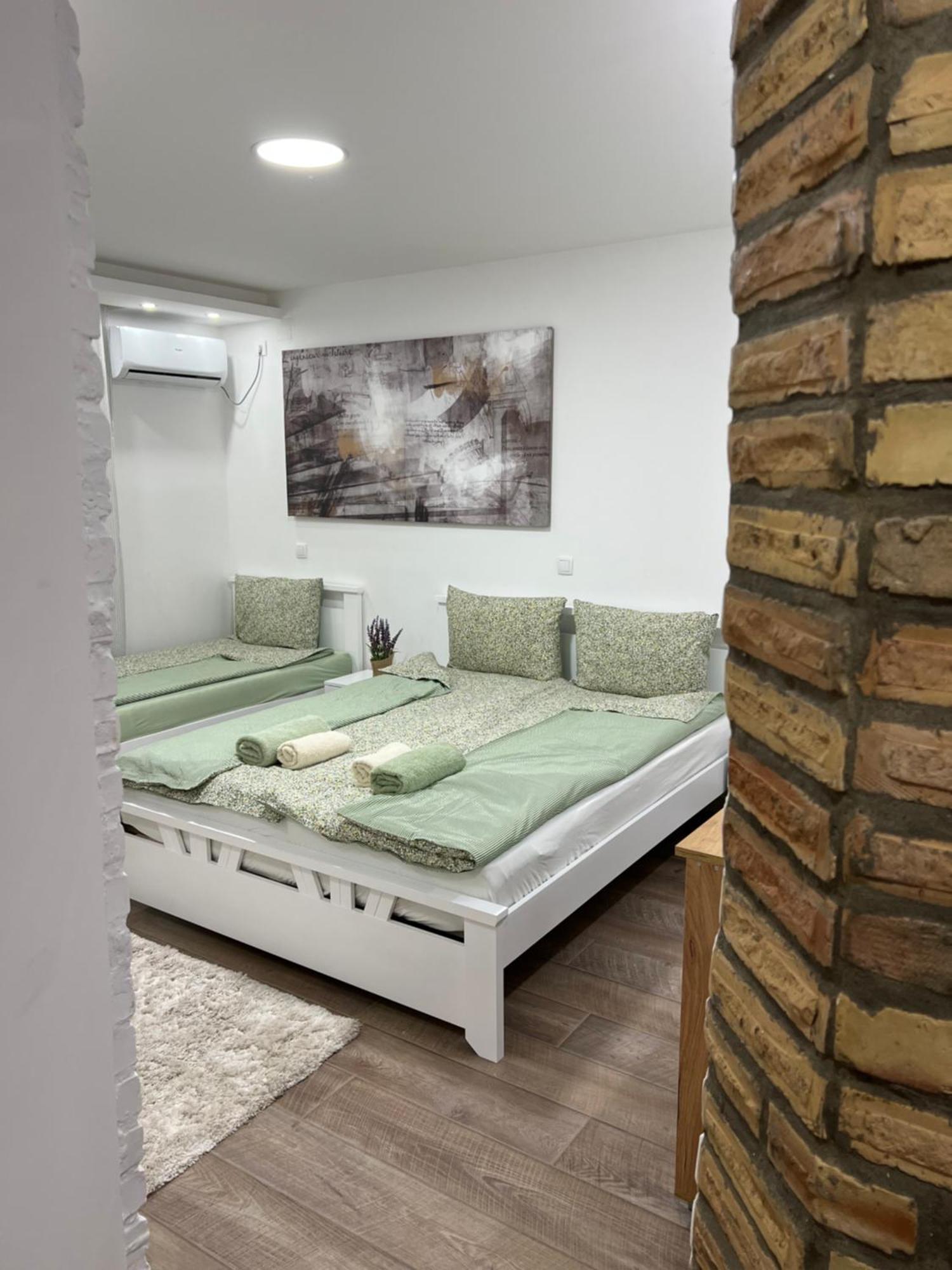 Guest House Lila Сомбор Экстерьер фото